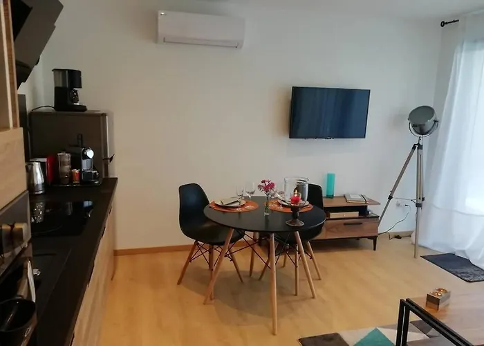 Entre Piscine Et 托奈夏朗德